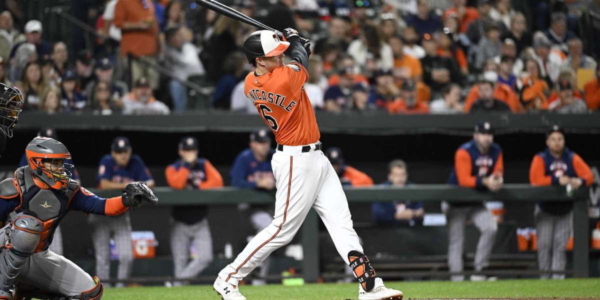Sunday Fowl Droppings: Trey Mancini is a Worldwide Collection winner