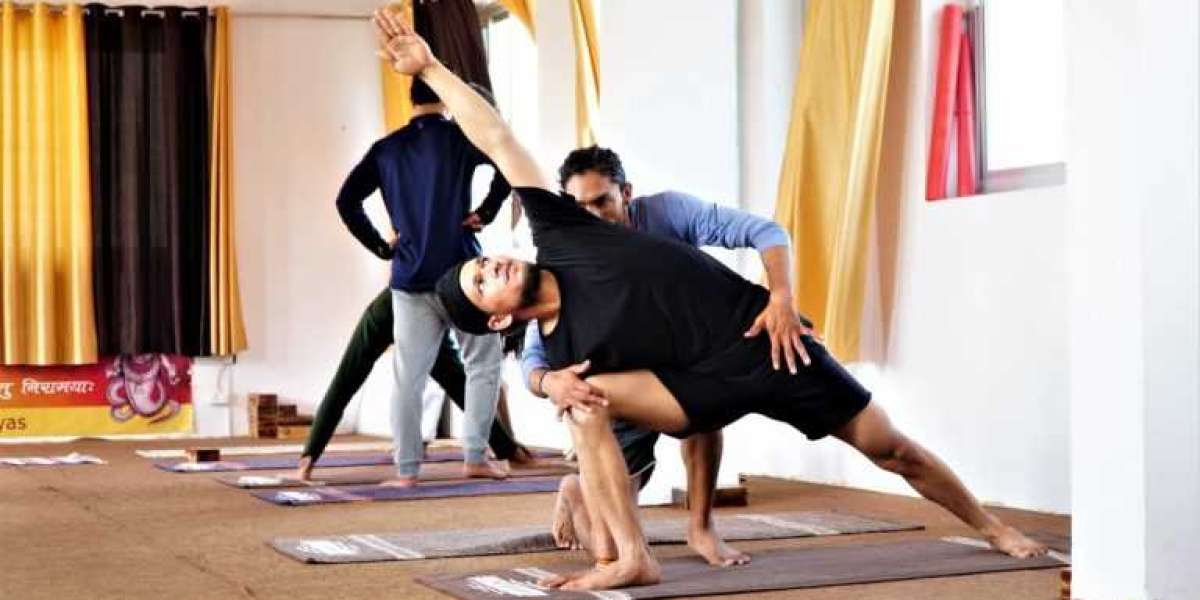 300 hour yoga Teacher Training In Rishikesh