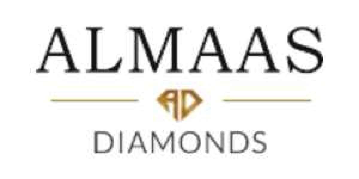 What Factors Should I Consider When Buying Diamond Pendants Online?