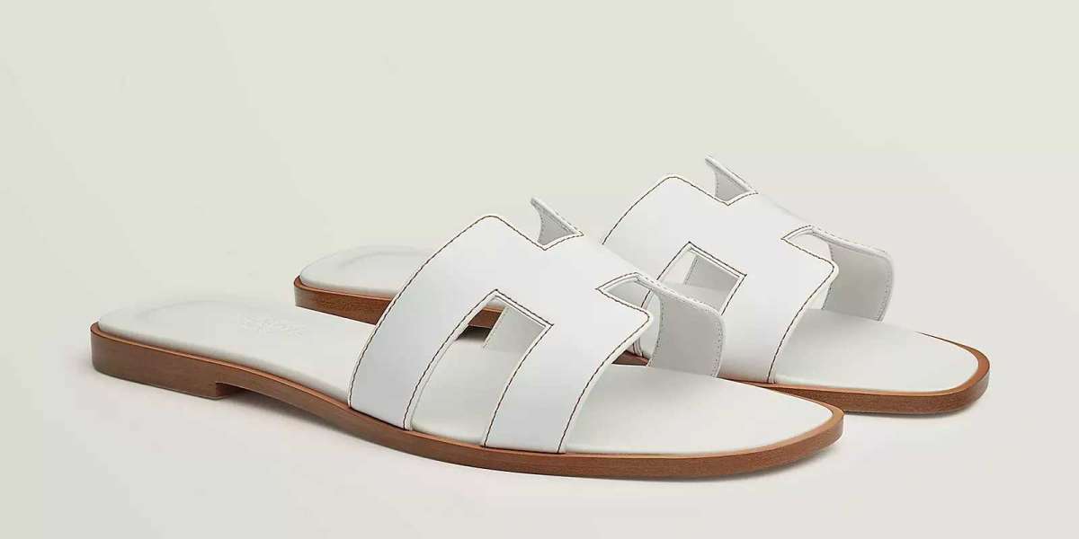 Hermes Shoes of these influences to craft a uniquely contemporary